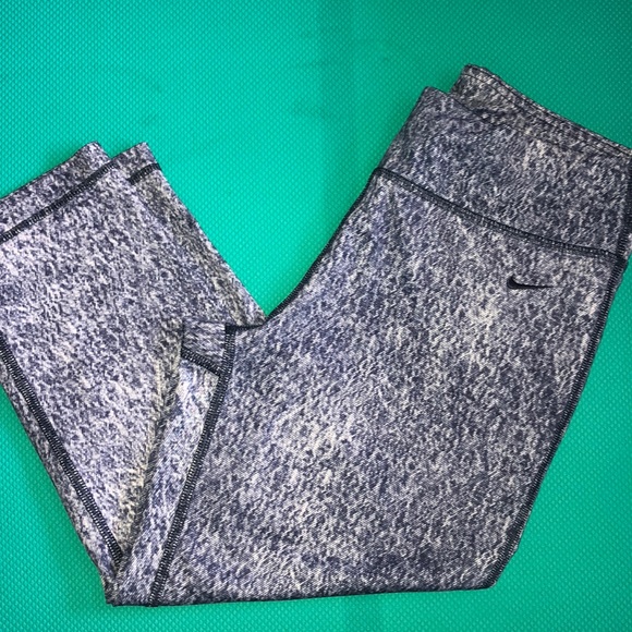 Euc Nike m denim look workout Capri - Picture 1 of 4